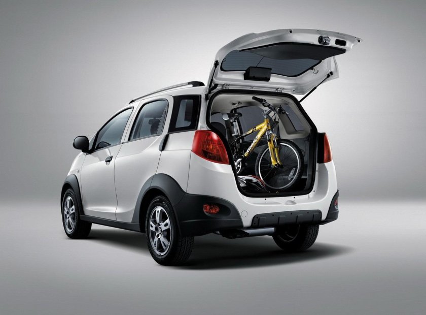 Машина чери индис