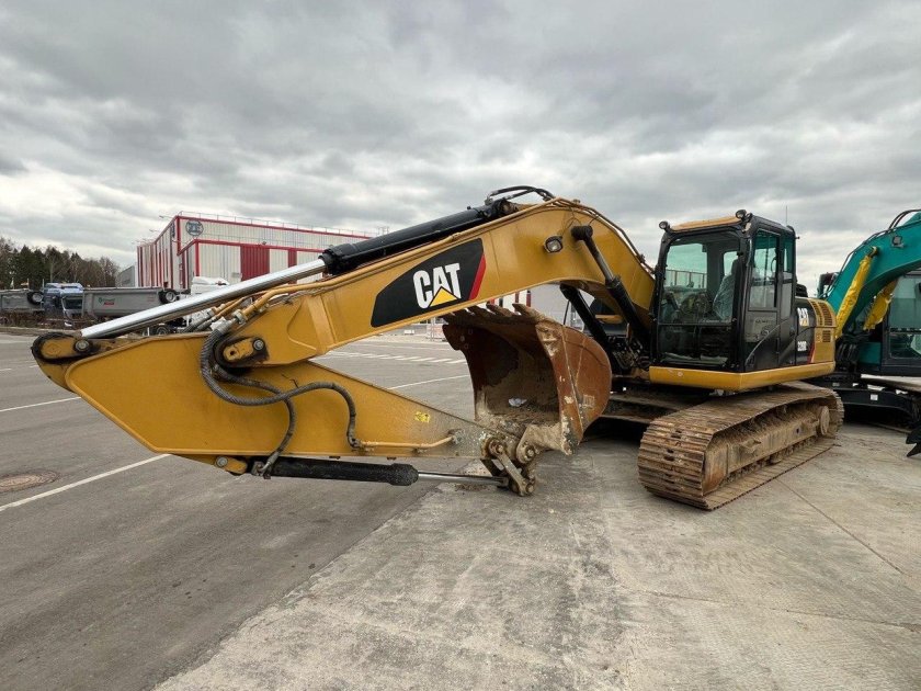 Экскаватор caterpillar 320d2l