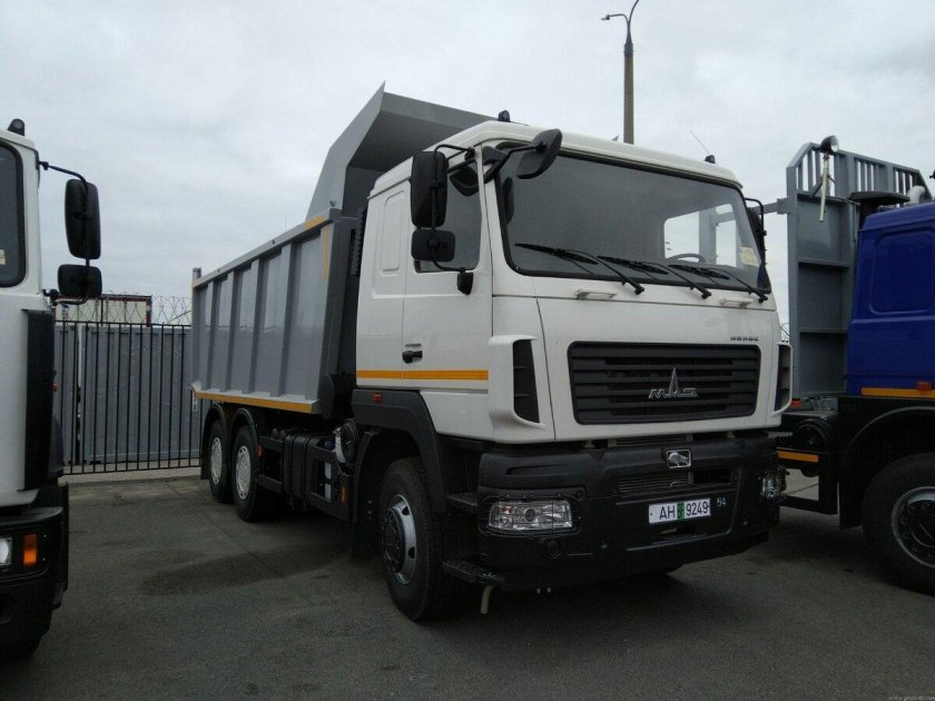 Самосвал МАЗ 65012j-8570-000