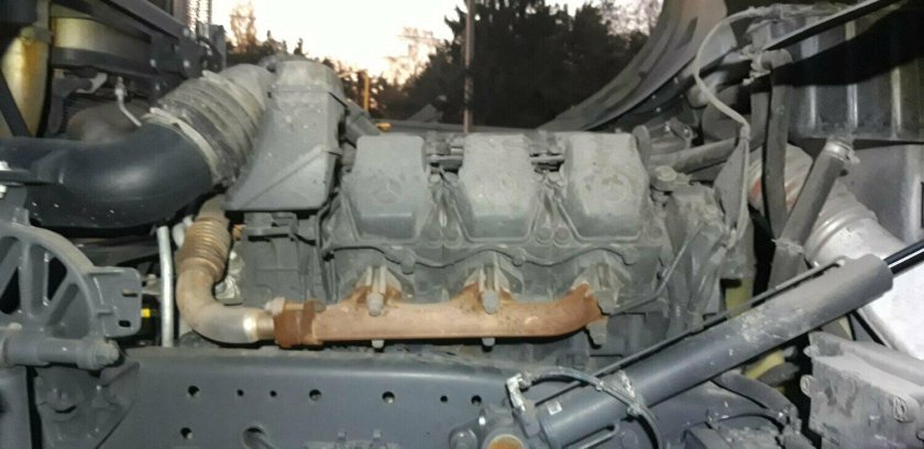 Номер двигателя на Мерседес Актрос 4141