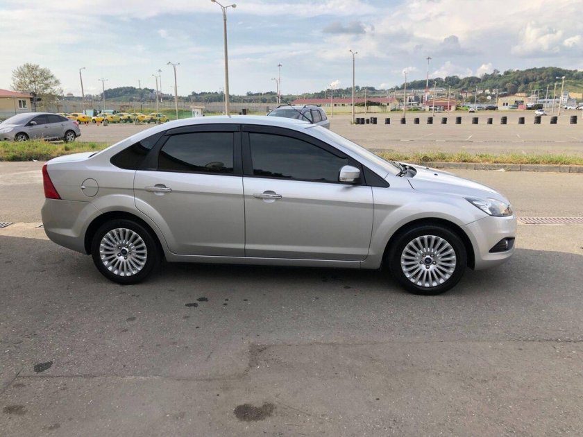 Форд фокус 2 Рестайлинг седан серебристый