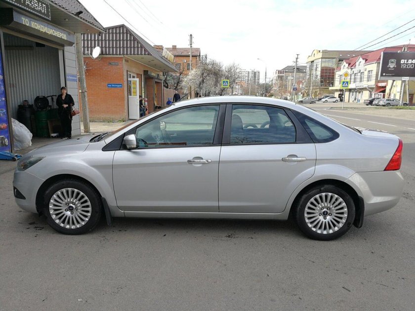 Форд фокус 2 Рестайлинг седан серебристый