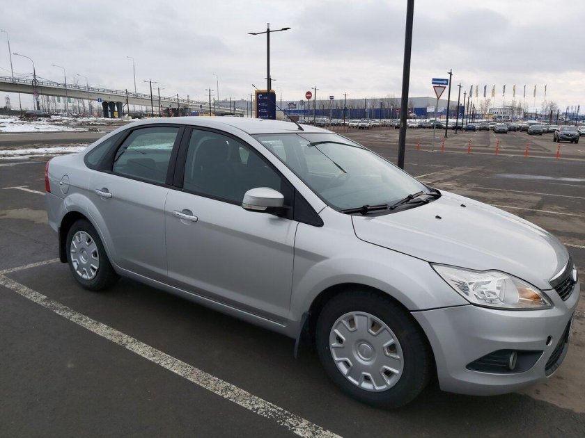 Ford Focus 2010 седан