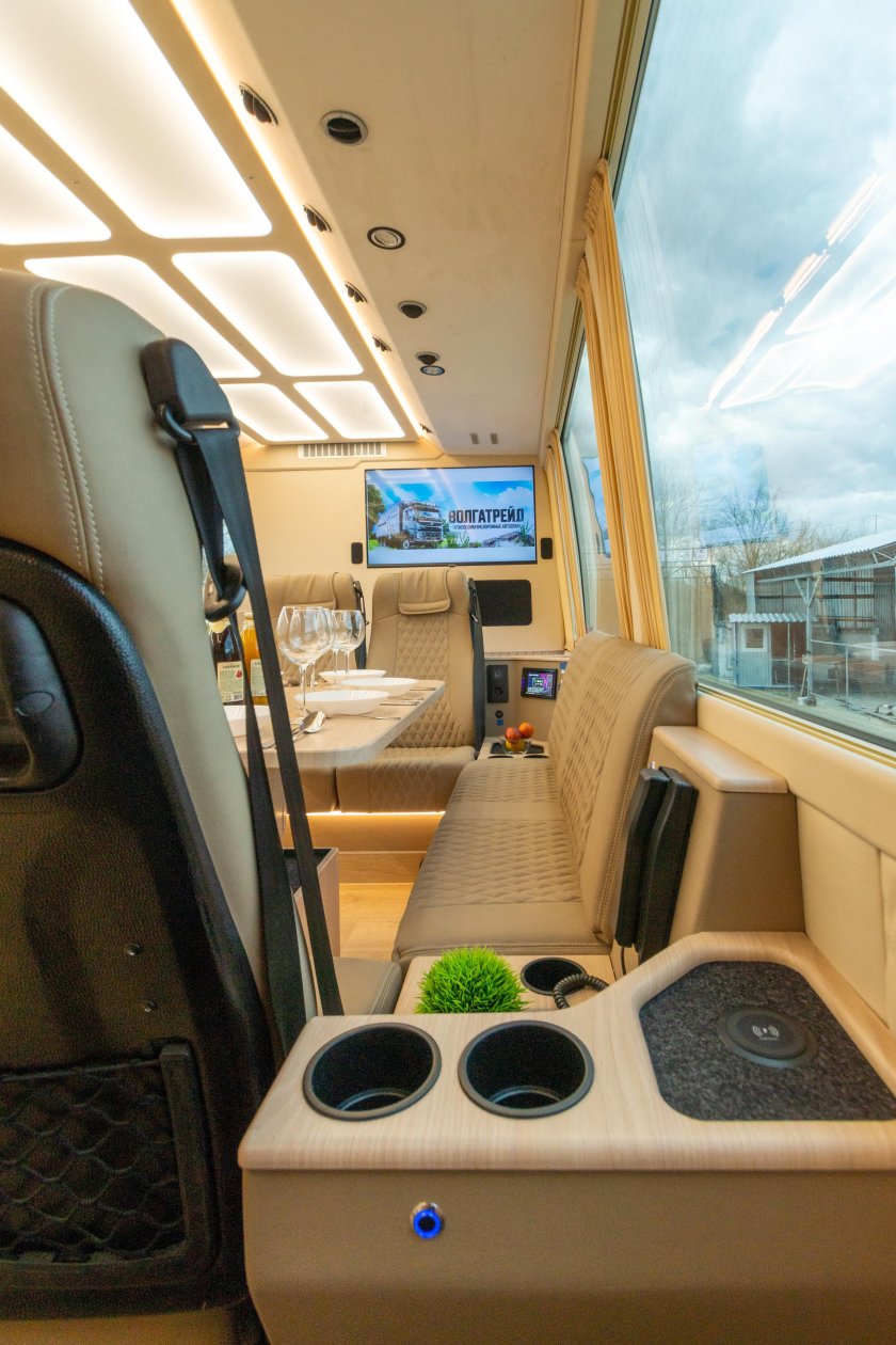 Микроавтобус мерседес 8 мест новый