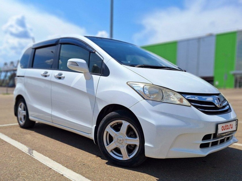 Хонда фрид 2013 года