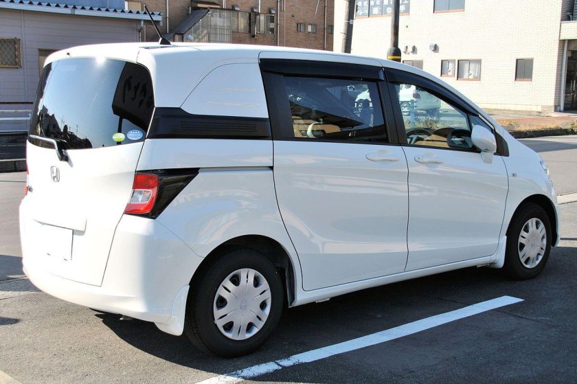 Honda freed Spike