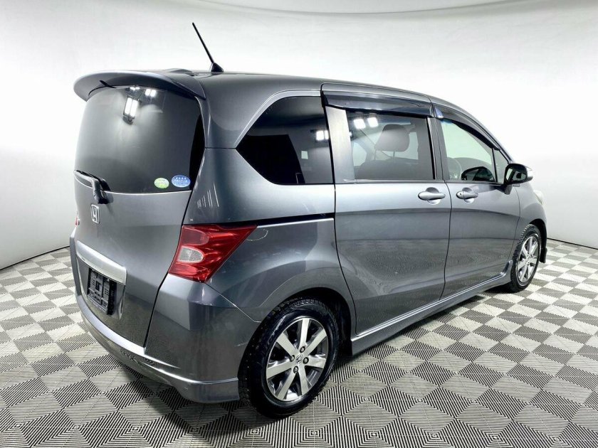 Honda freed 2010