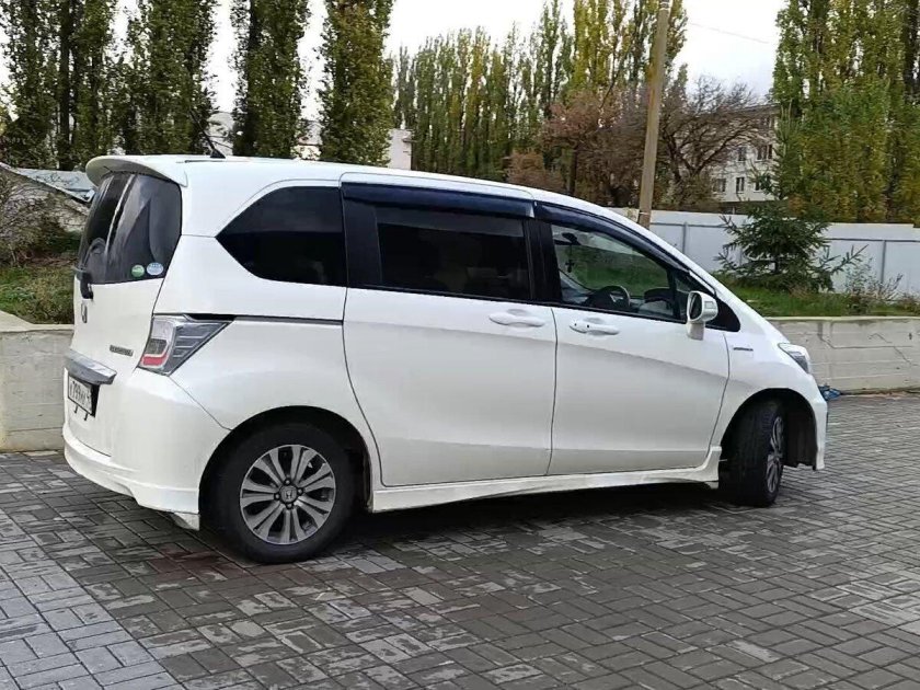 Хонда фрид 2014 года