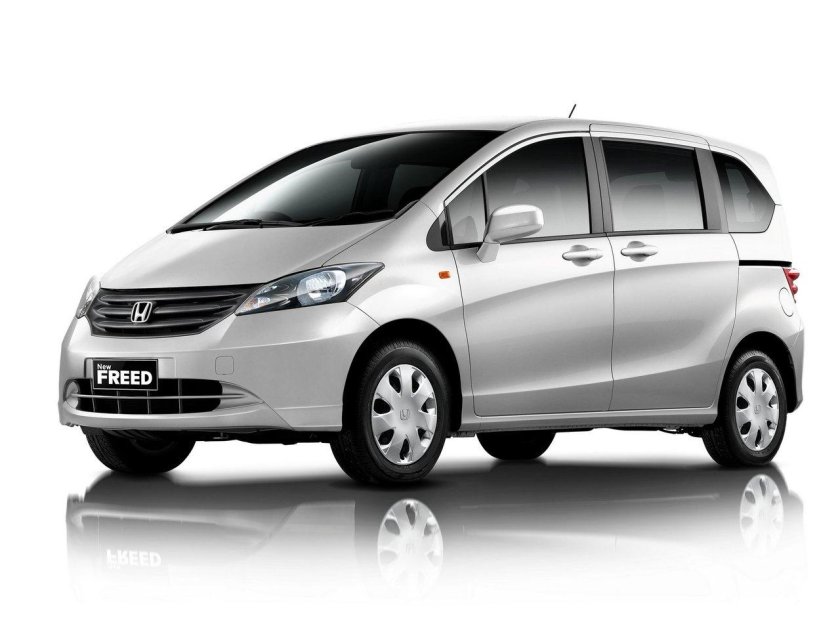 Honda freed 1