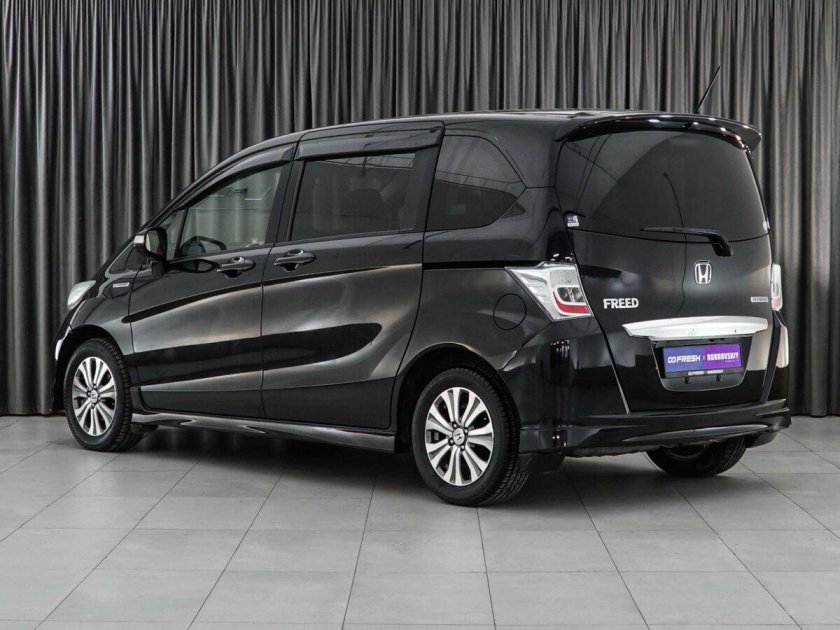 Хонда фрид спайк 2012