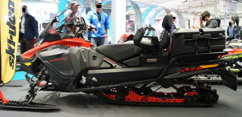 Скай Ду бомбардир снегоход