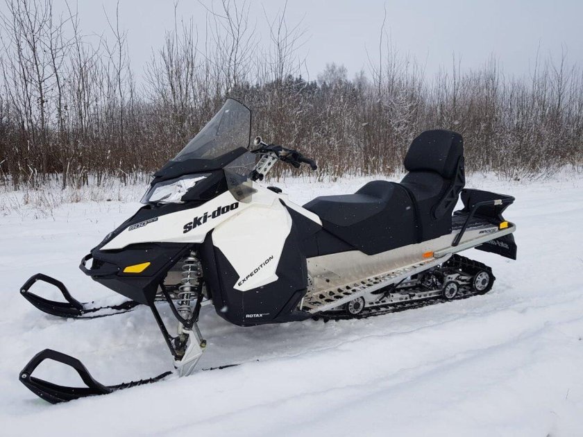BRP Ski-Doo Expedition 900