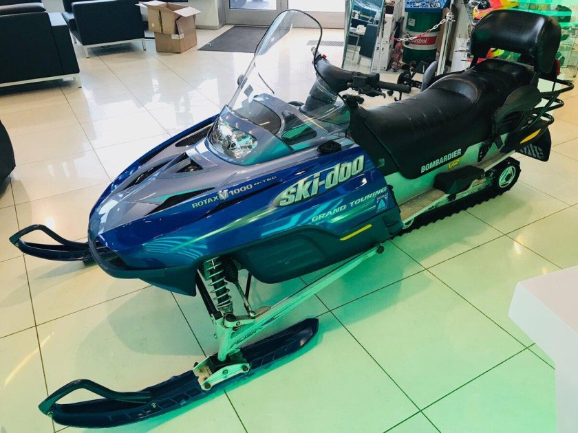 BRP Grand Touring 1000