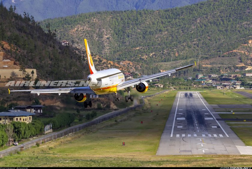 Аэропорт паро в бутане