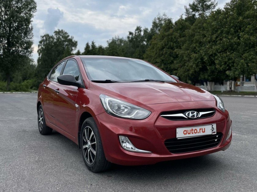 Хендай Солярис красный 2011