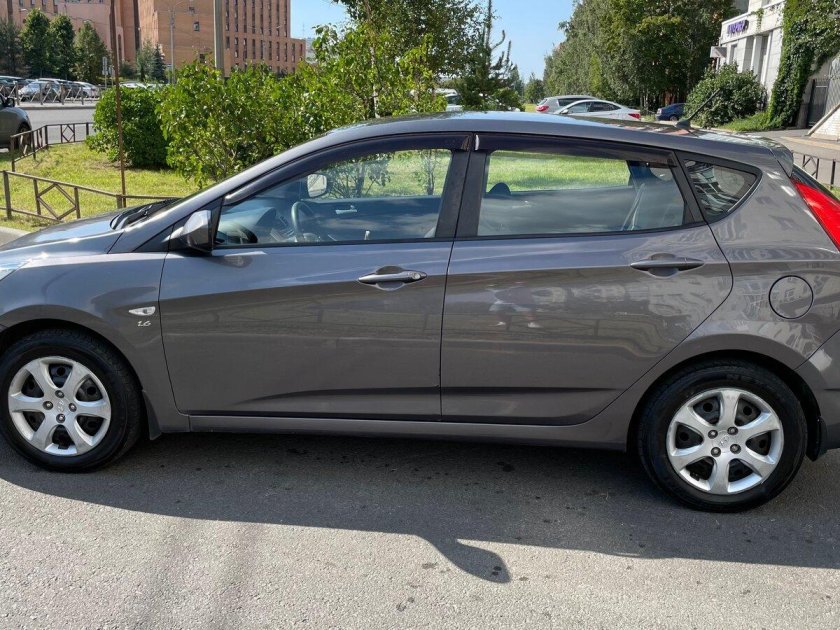 Хендай Солярис 2011 хэтчбек серый