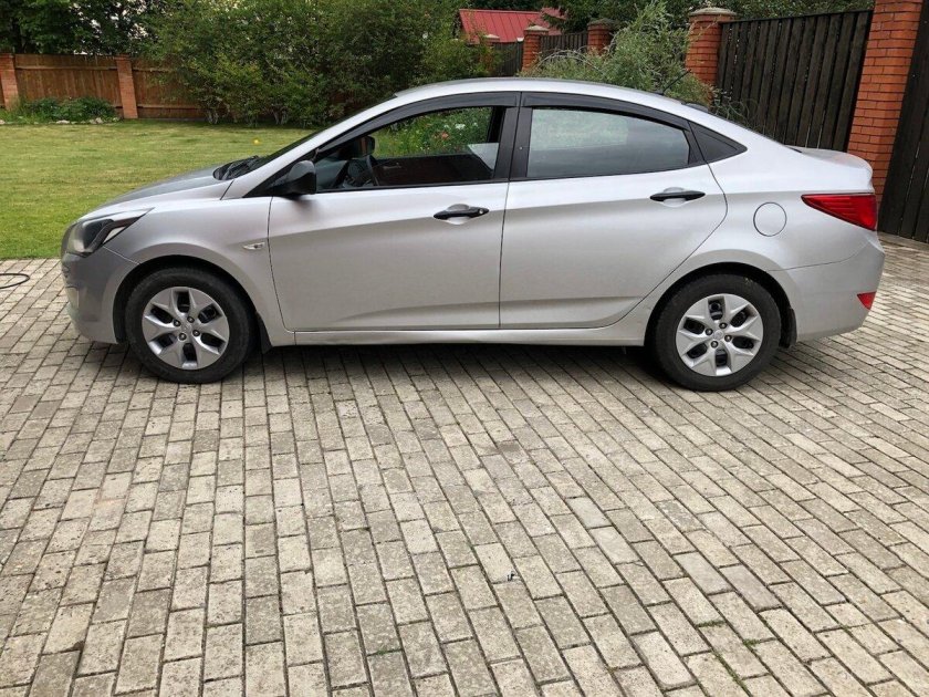 Машину Хендай Солярис с пробегом