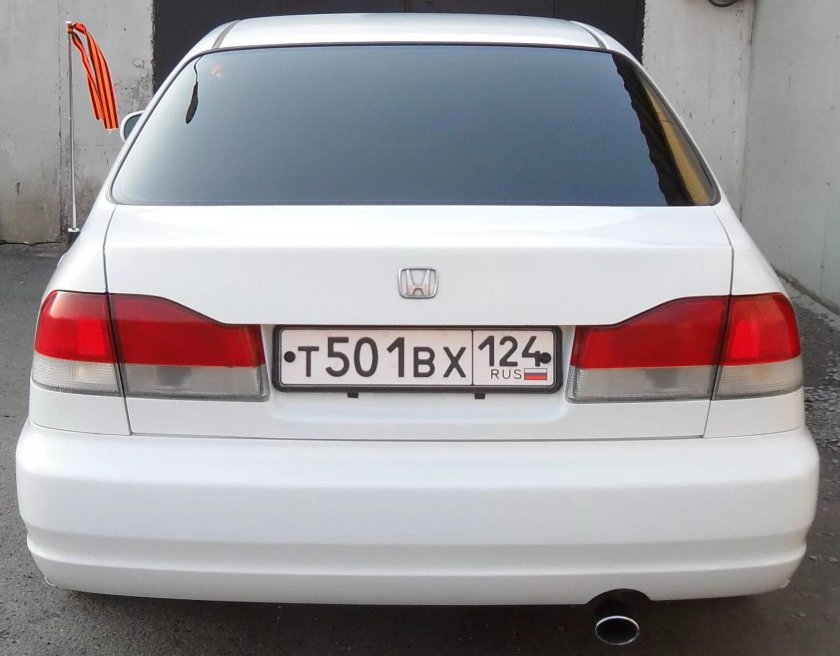 Хонда Домани сзади