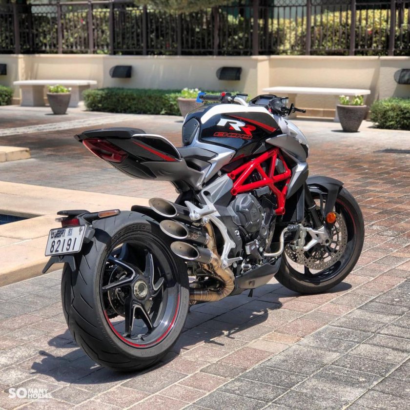 Мотоцикл Agusta brutale