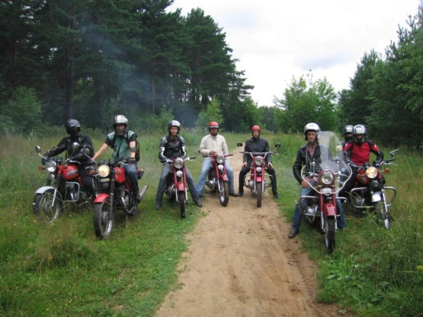 ИЖ Юпитер 5 в лесу