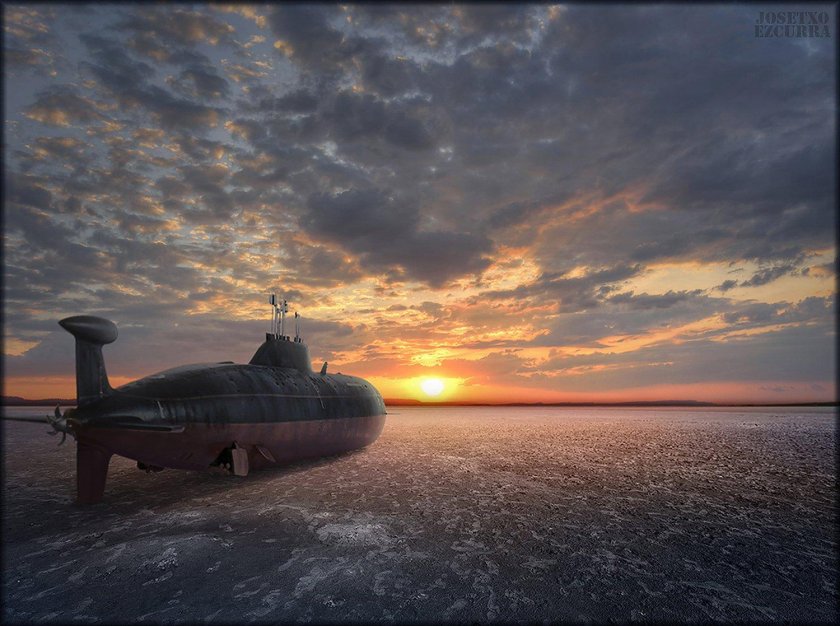 Подводная лодка на закате