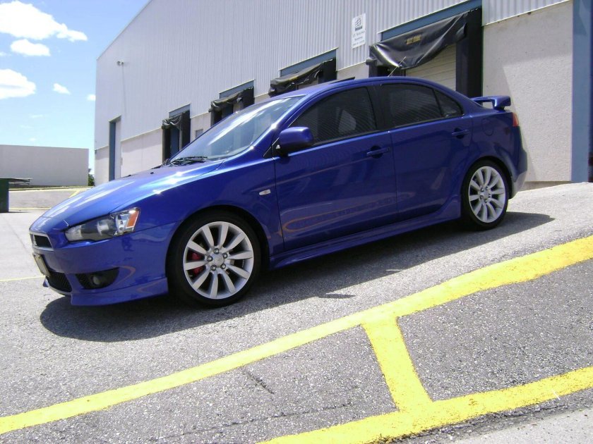 Mitsubishi Lancer 10 синий