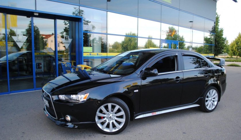 Мицубиси Лансер 10 2.0