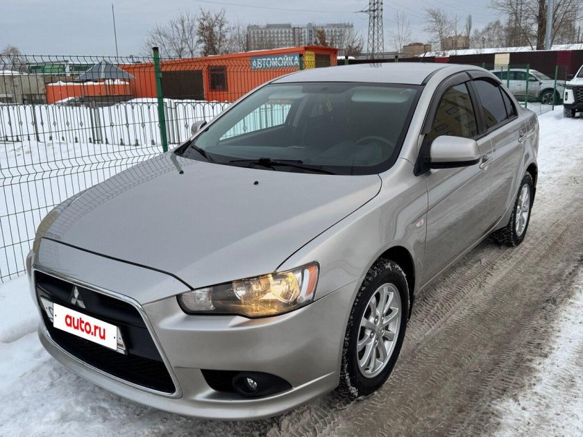 Митсубиси лансер 2013 года