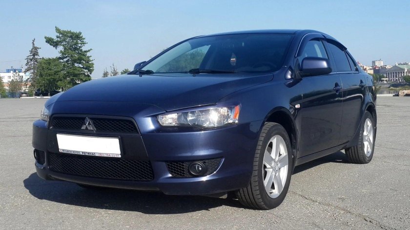 Mitsubishi Lancer 10 тёмно синий