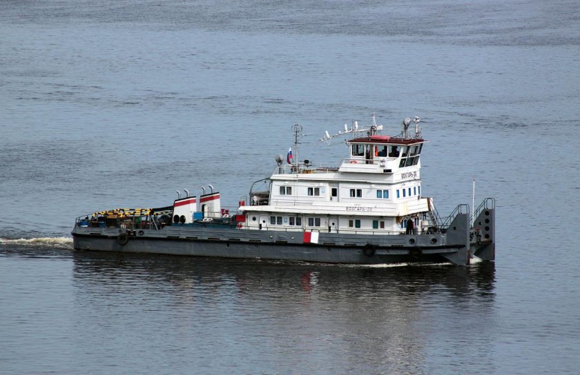 Волгарь 33 теплоход