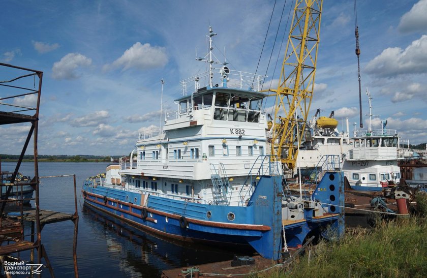 Буксир толкач Волгарь Урал Ангарский