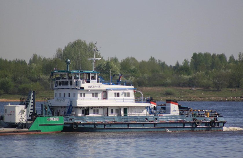 Буксир толкач Волгарь Урал Ангарский