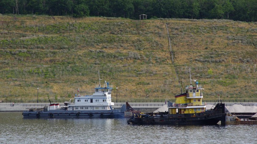 Буксир толкач Волгарь Урал Ангарский
