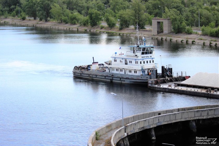 Теплоход буксир-толкач