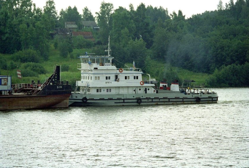 Буксир толкач Волгарь Урал Ангарский