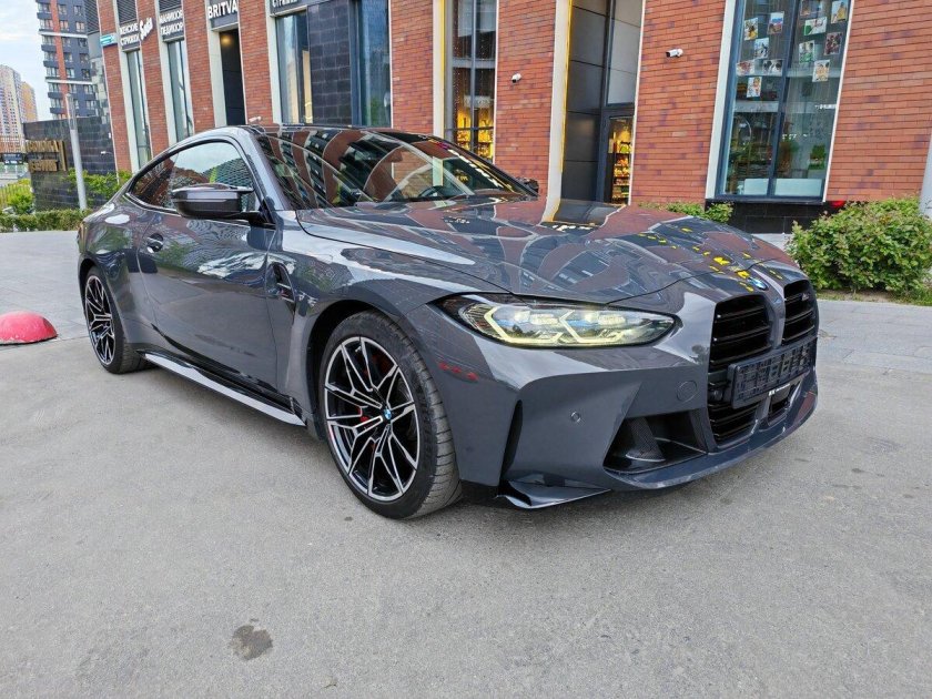 Bmw m 4 competition package