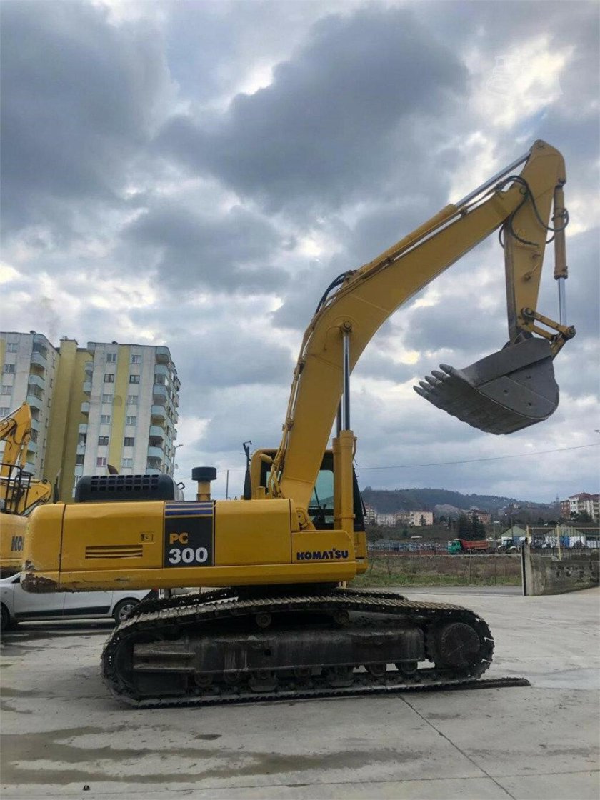 Экскаватор Коматсу pc300