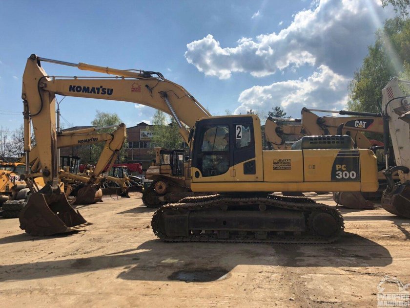 Гусеничный экскаватор komatsu pc300