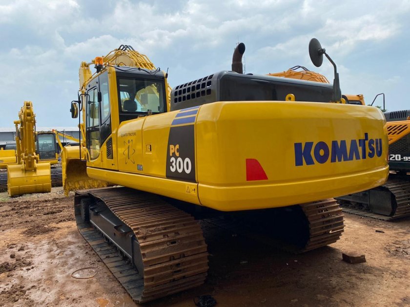 Экскаватор Komatsu pc300