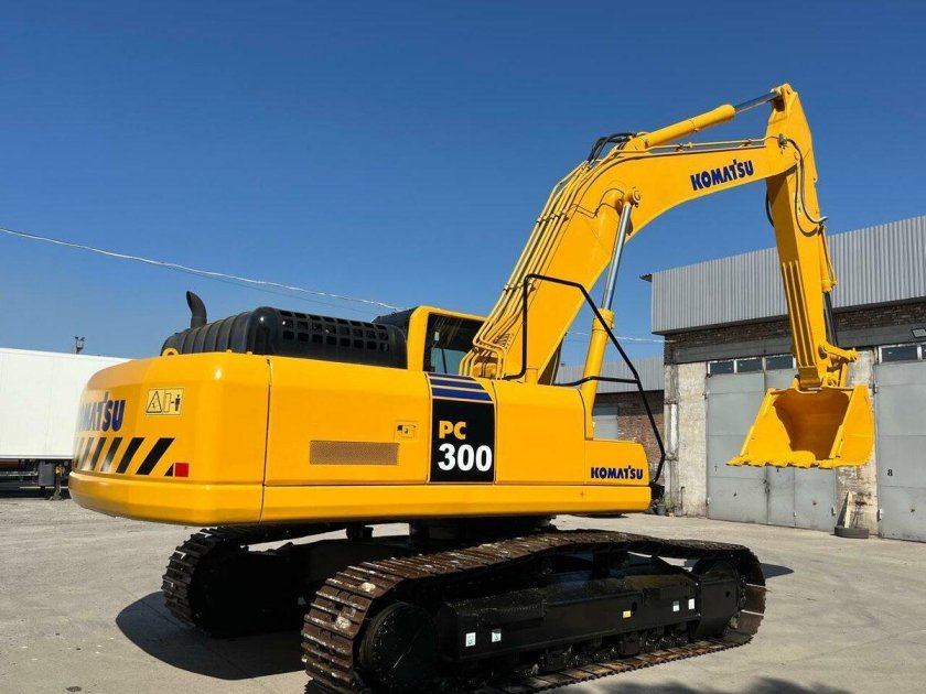 Экскаватор комацу