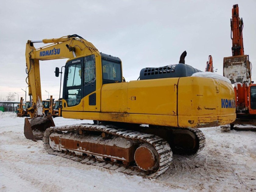 Экскаватор komatsu pc 200