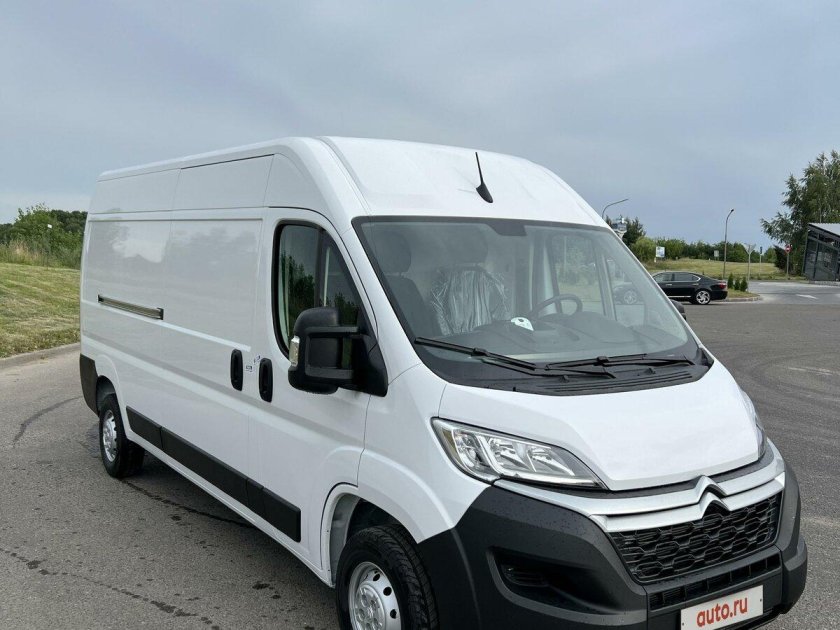 Донг Фенг цельнометаллический фургон 2023