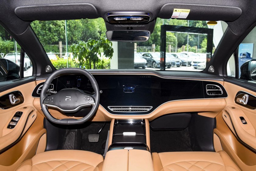 Китайский премиальный кроссовер