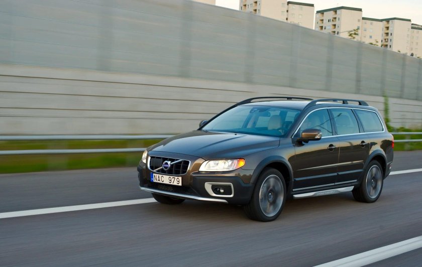 Volvo xc70 III