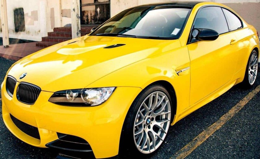 Желтая BMW м3 g82