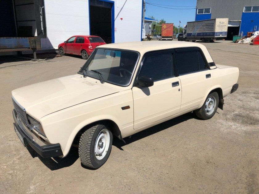 ВАЗ 2107 1993 года