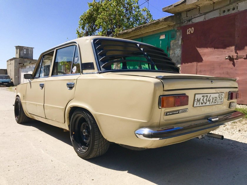 ВАЗ 2101 бежевая