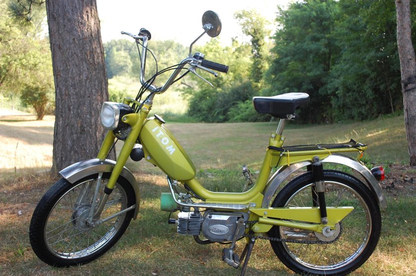 Moped satilir