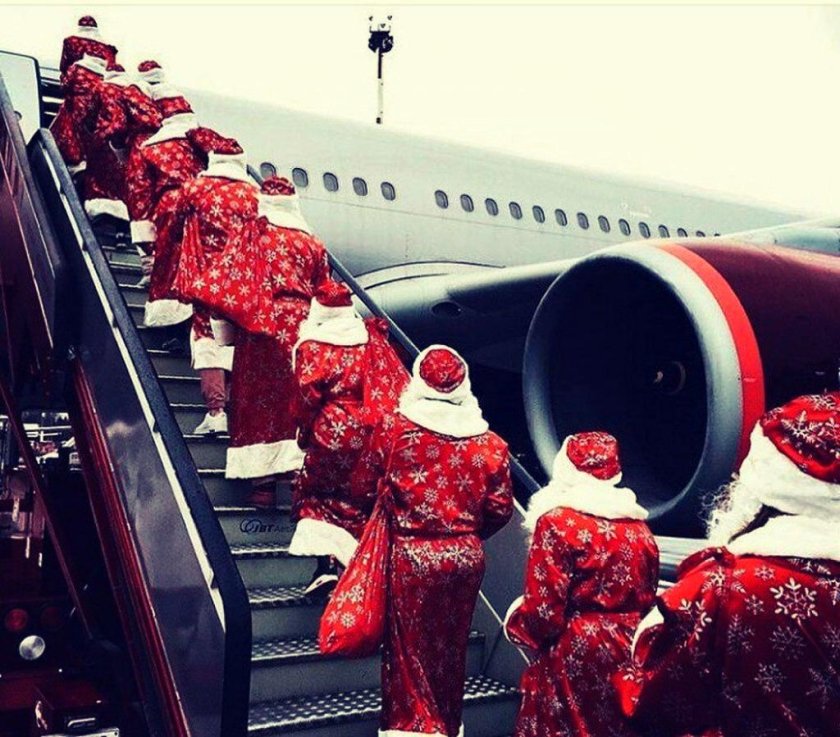 Дед Мороз на самолете