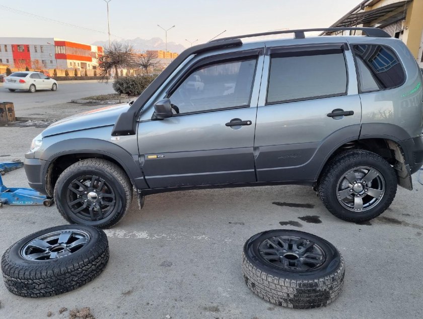 Шевроле Нива на 215 65 16